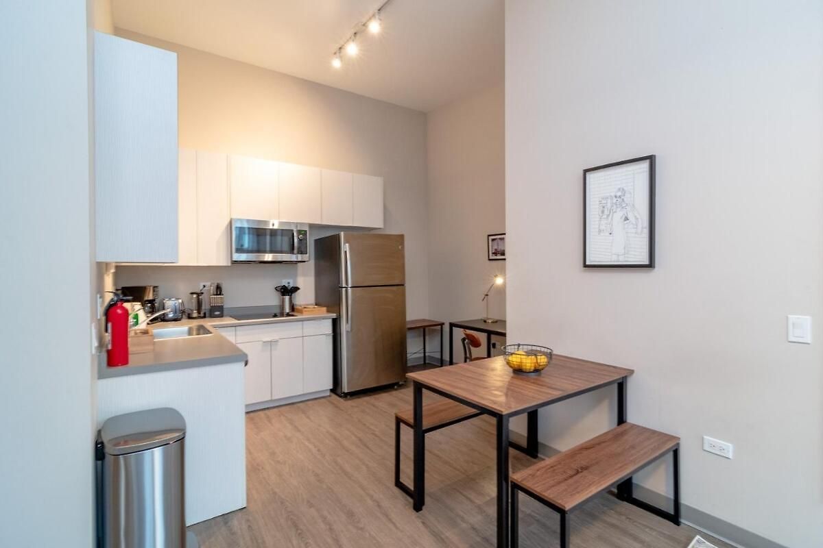Mccormick Oasis With Balcony, Optional Parking, Patio And Gym Sleeps 6 Near Mccormick Place, Grant Park, Soldier Field & Museum Campus Chicago