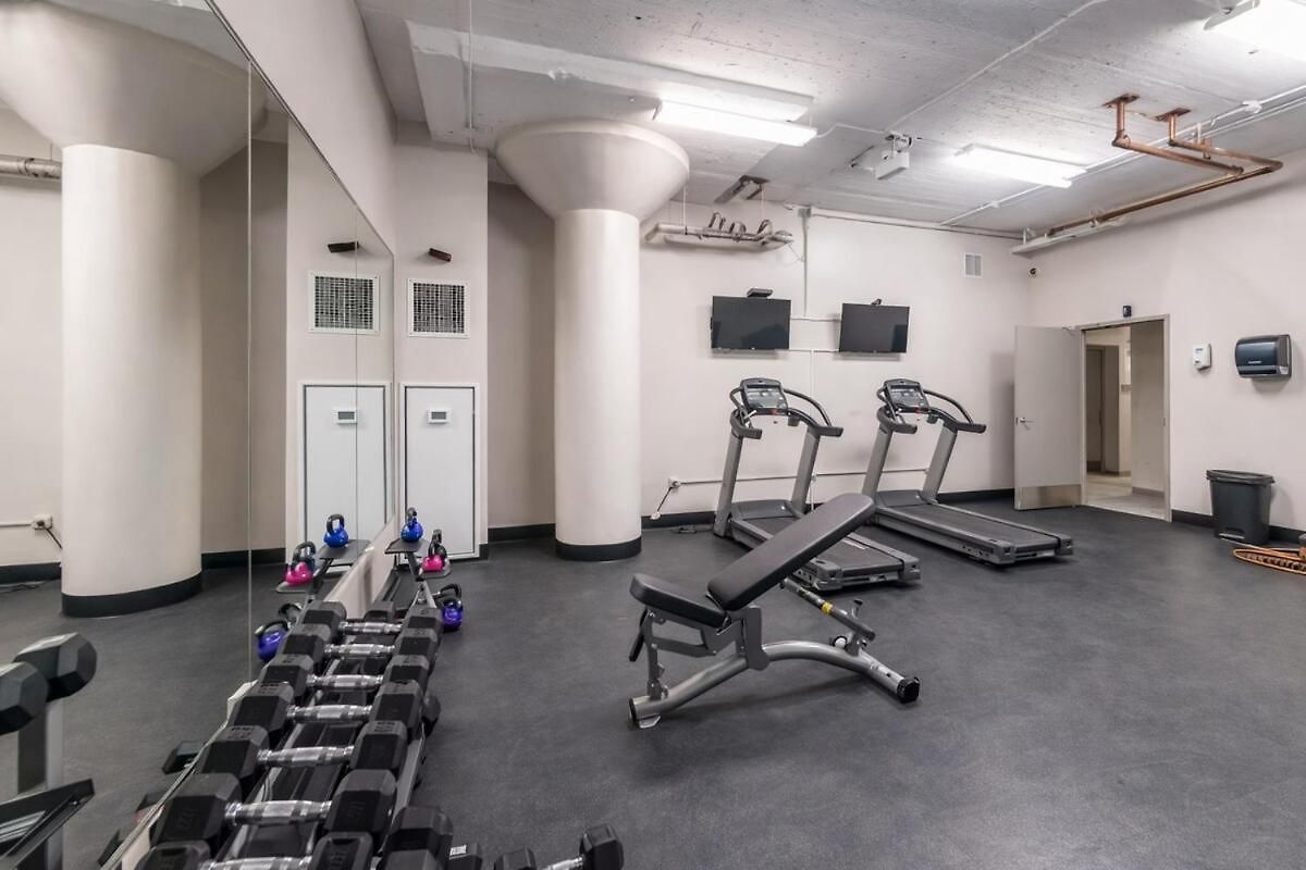 Mccormick Oasis With Balcony, Optional Parking, Patio And Gym Sleeps 6 Near Mccormick Place, Grant Park, Soldier Field & Museum Campus Apartment Chicago