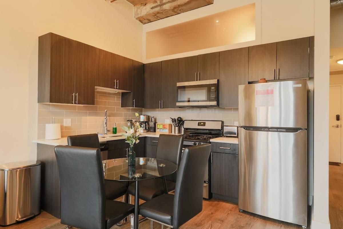 Apartment Spacious 2br South Loop With Skyline View, Optional Parking And Gym Access Close To Mccormick Place, Grant Park, Museum Campus & Cta Lines *