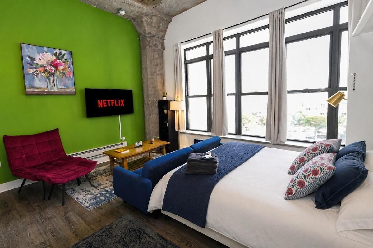 Apartment Mccormick Place With Optional Parking And Sleeps Up To 4 *