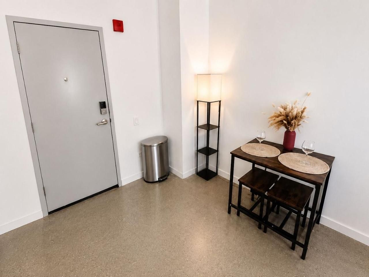 Apartment Peaceful Beachfront Loft Rooftop Gym Chicago