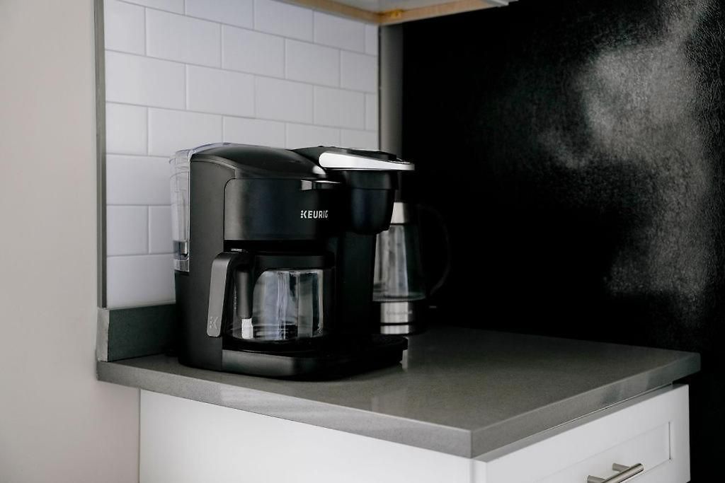 Private Workspace • Sleeps4 • Modern Stylish
