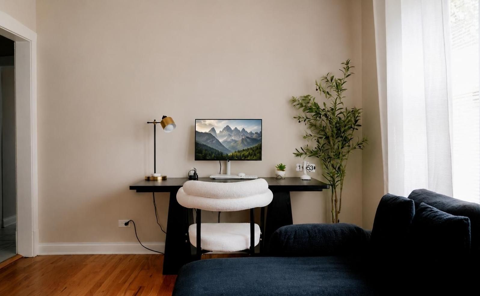 Apartment Private Workspace • Sleeps4 • Modern Stylish *