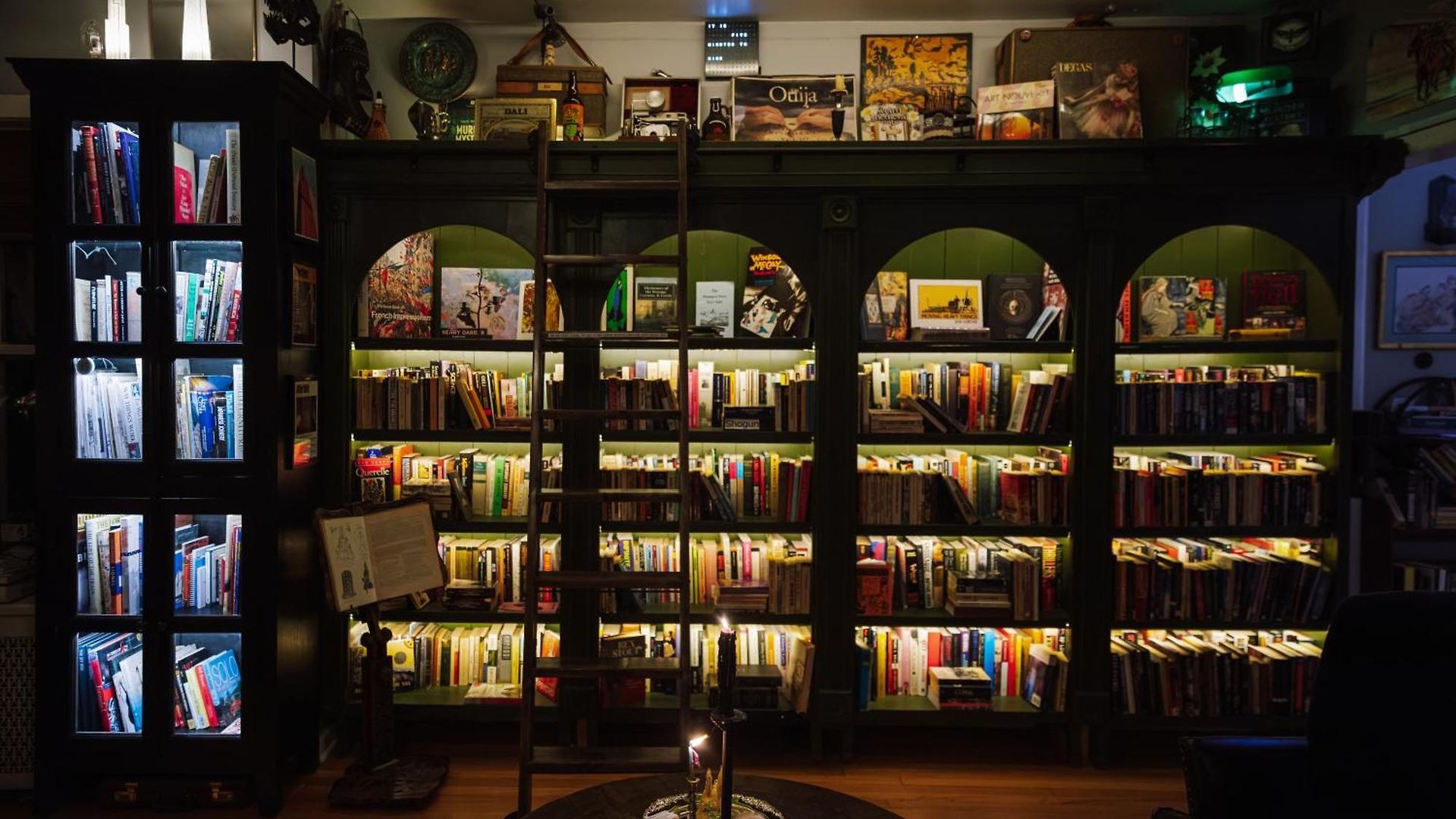 Apartment Tranquil Library 2brm 1bath Private Eclectic At Solar Chicago