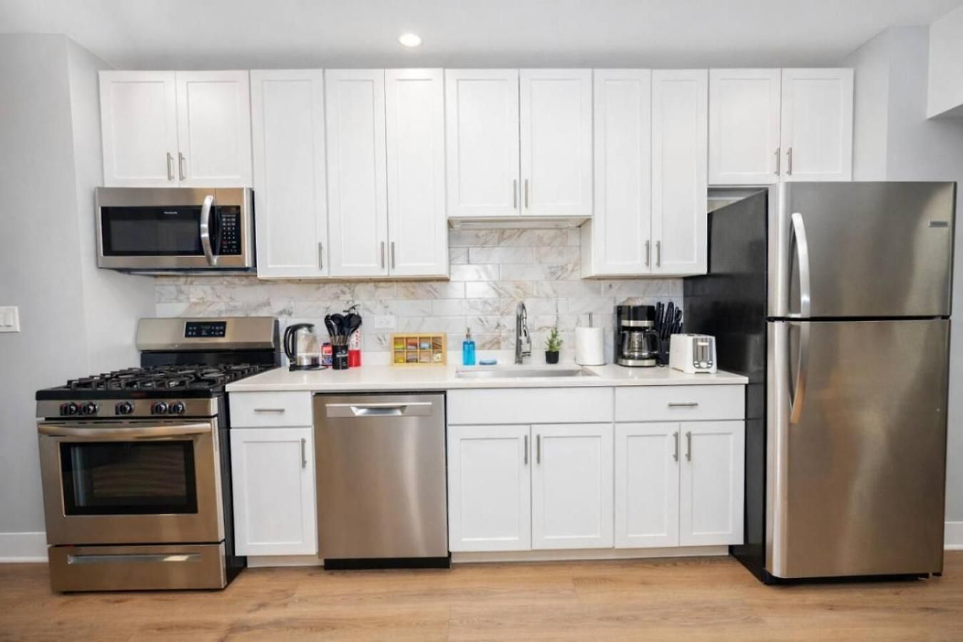 Modern 3br Downtown Near Loyola & Lakefront Apartment *