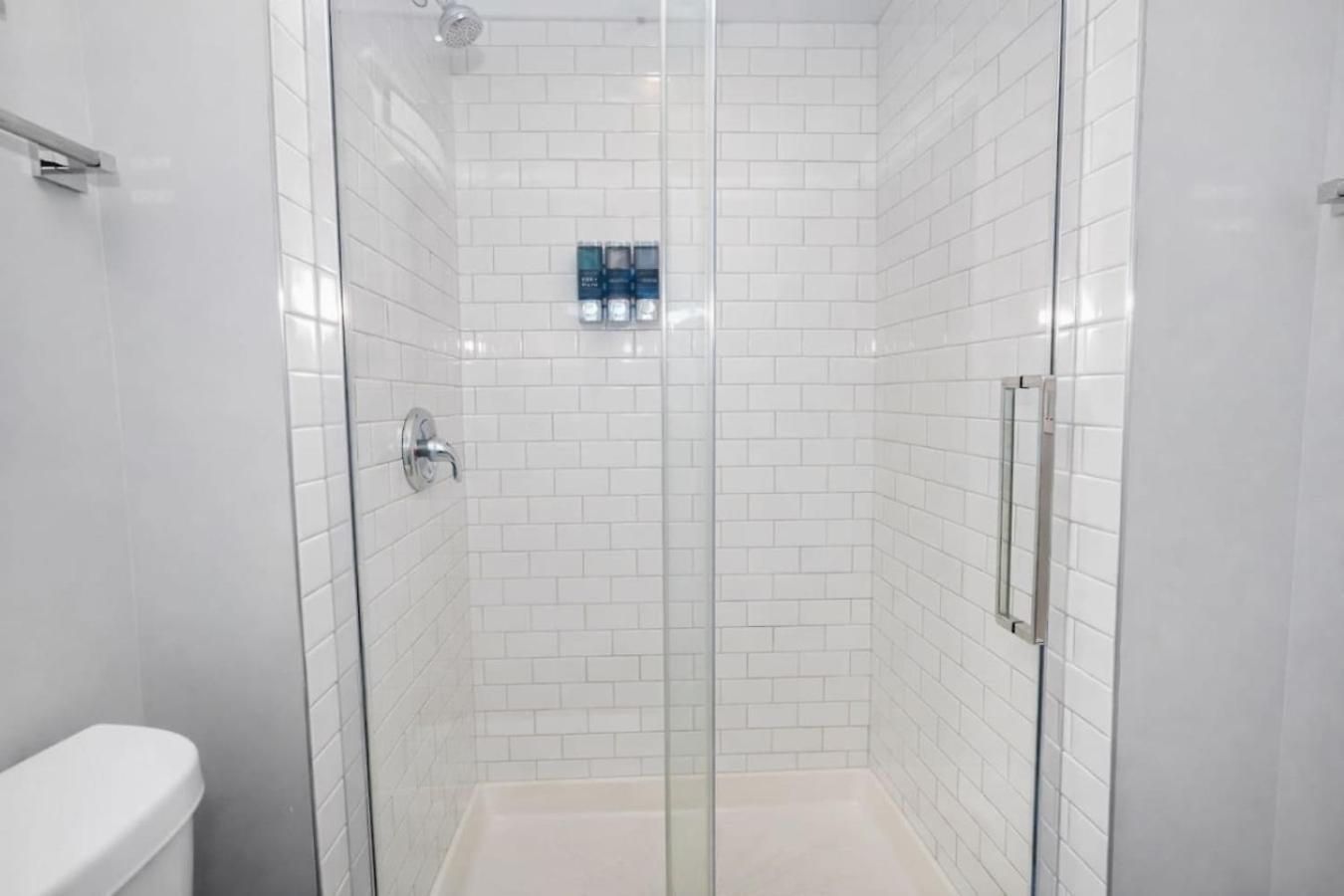 Modern 3br Downtown Near Loyola & Lakefront Apartment *