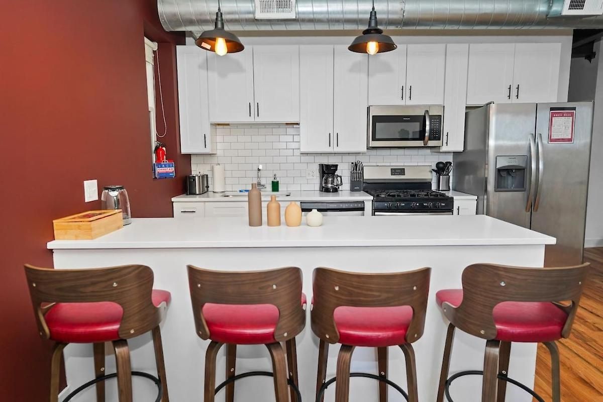 Modern 4br Pilsen Retreat Near Illinois Medical District & Downtown Apartment Chicago