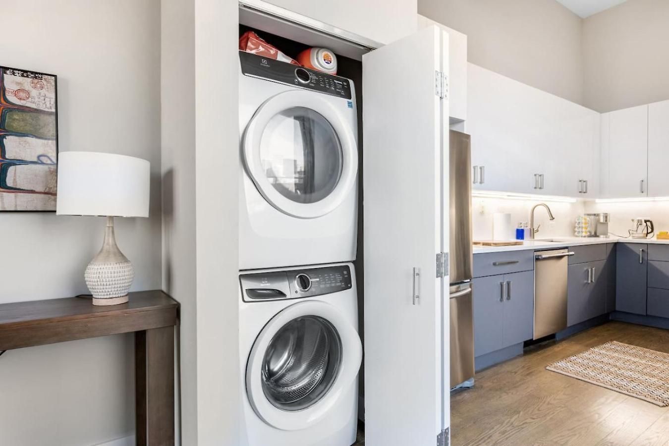 Lux Dtown Penthouses 9bd-9ba Sleep 25 Parking, Pool, Gym Chicago