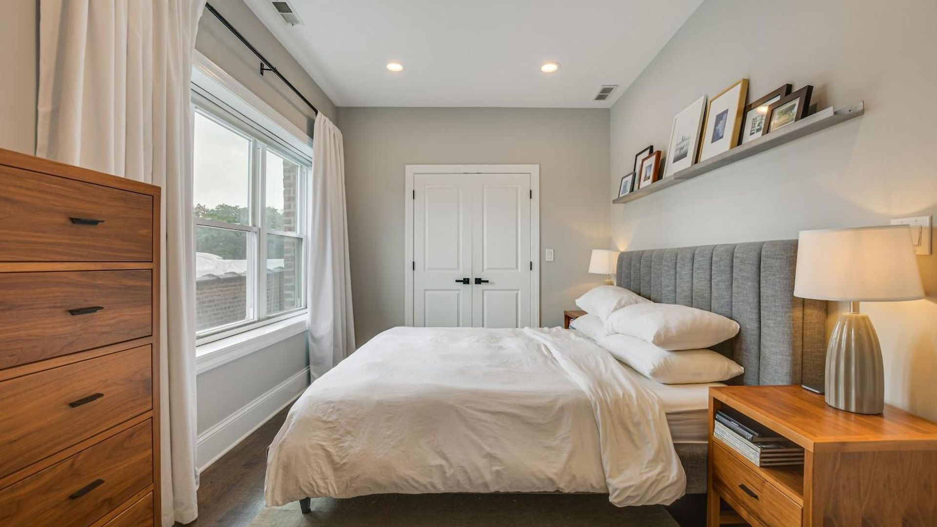 Beautiful In The Middle Of Andersonville Holiday home Chicago