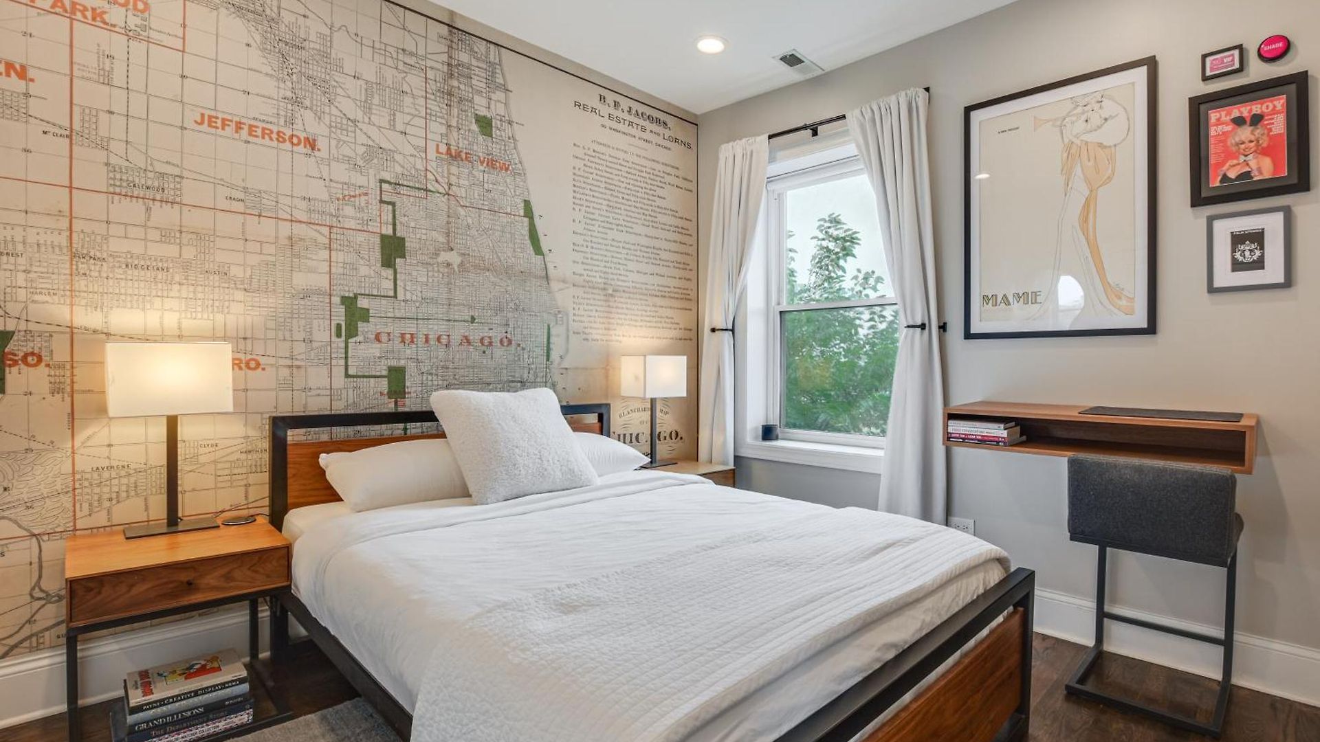 Beautiful In The Middle Of Andersonville Holiday home