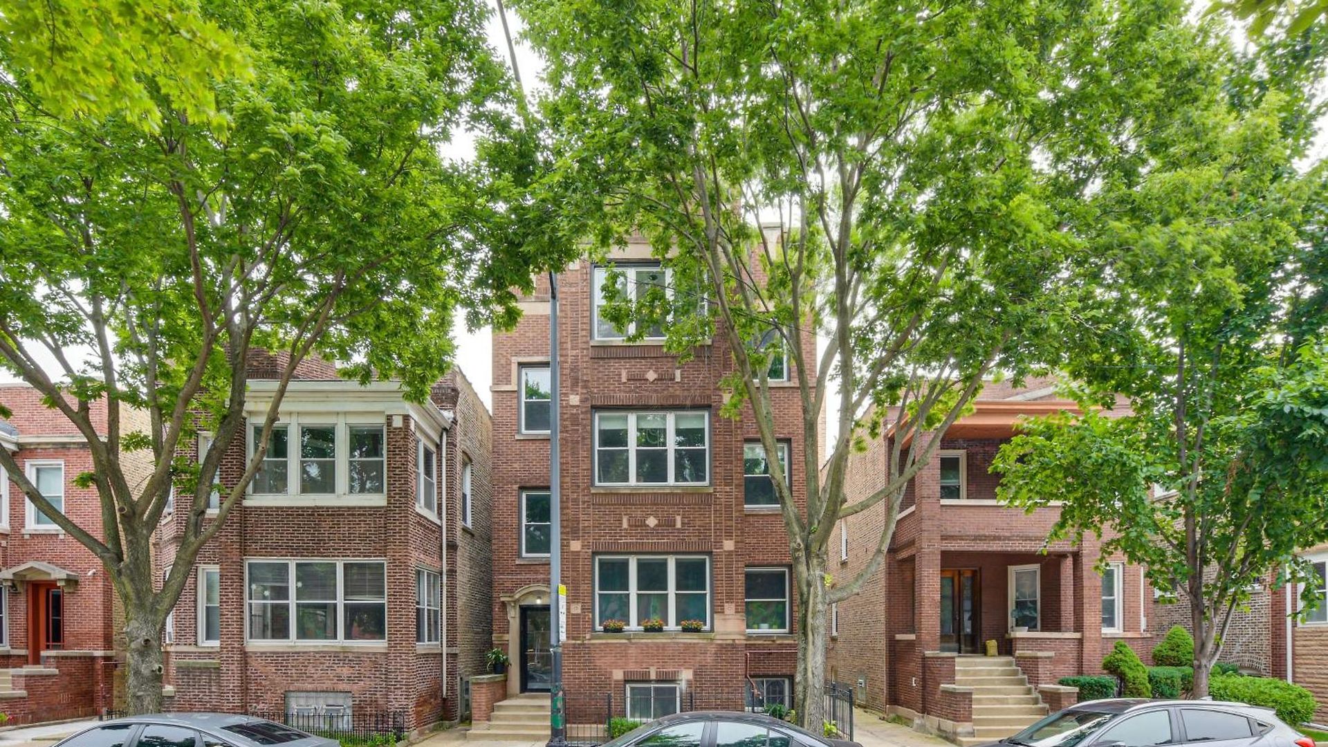 Beautiful In The Middle Of Andersonville *