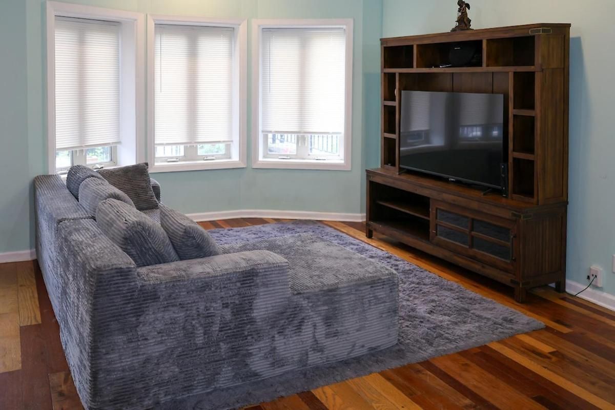 Spacious 5br Near Obama Center & Uchicago Apartment Chicago
