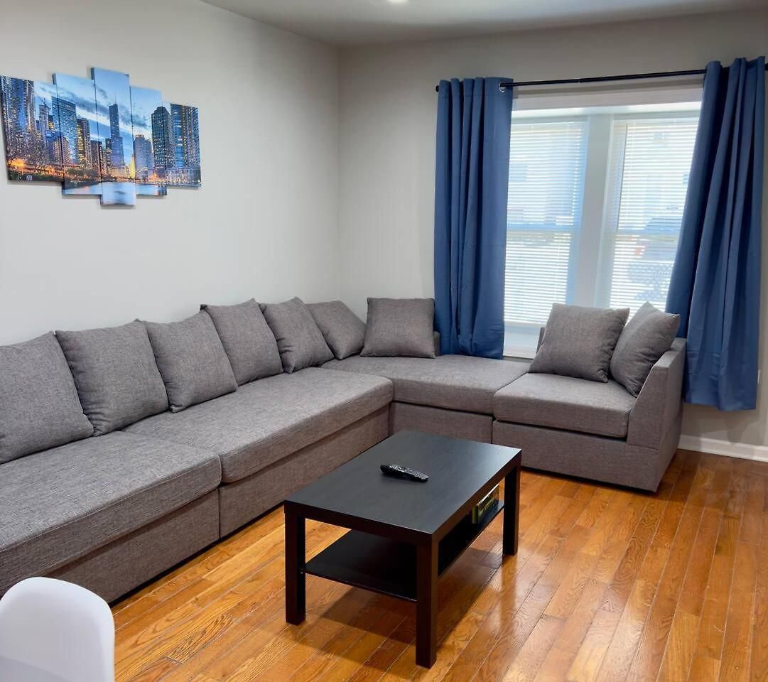 Apartment 4br Downtown Retreat Free Street Parking Chicago