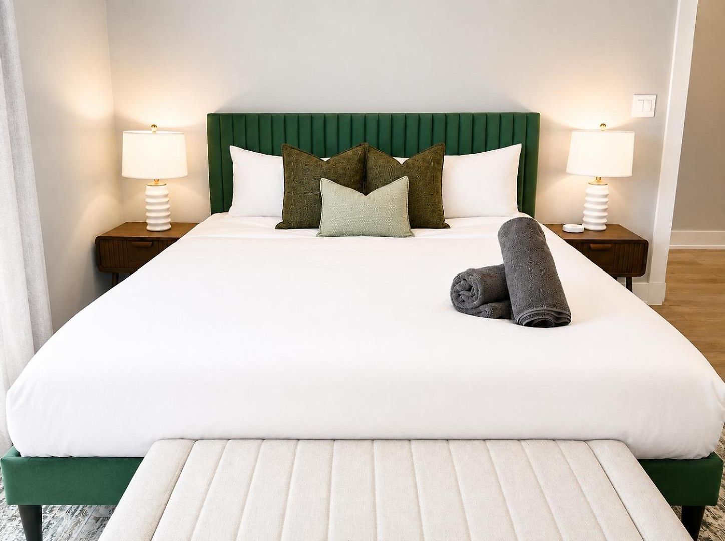 Apartment Rooftop Reverie Prime Location - Modern-sleeps 6 Chicago