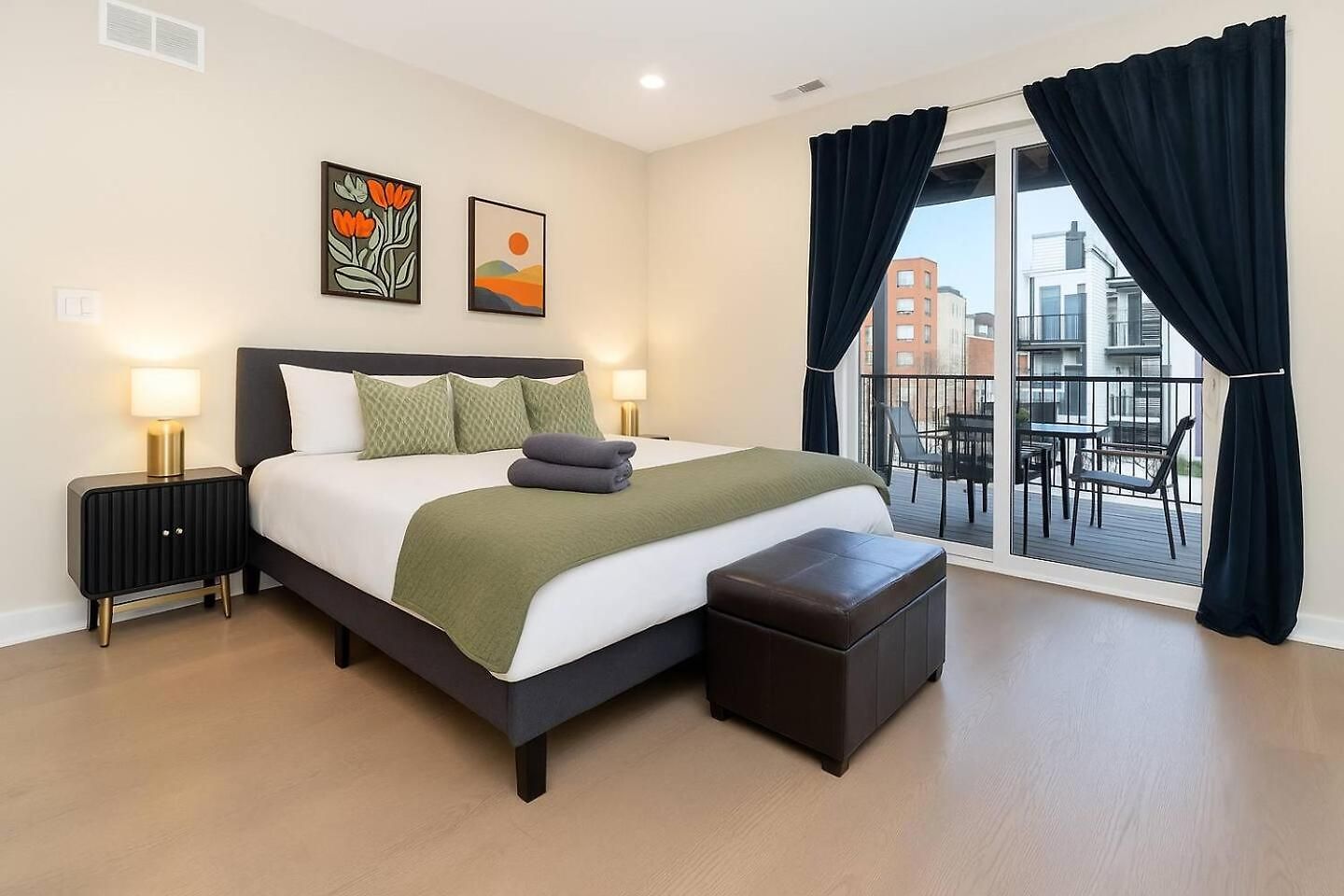 The Spot Eclectic • Modern • Sleeps 6 * Chicago