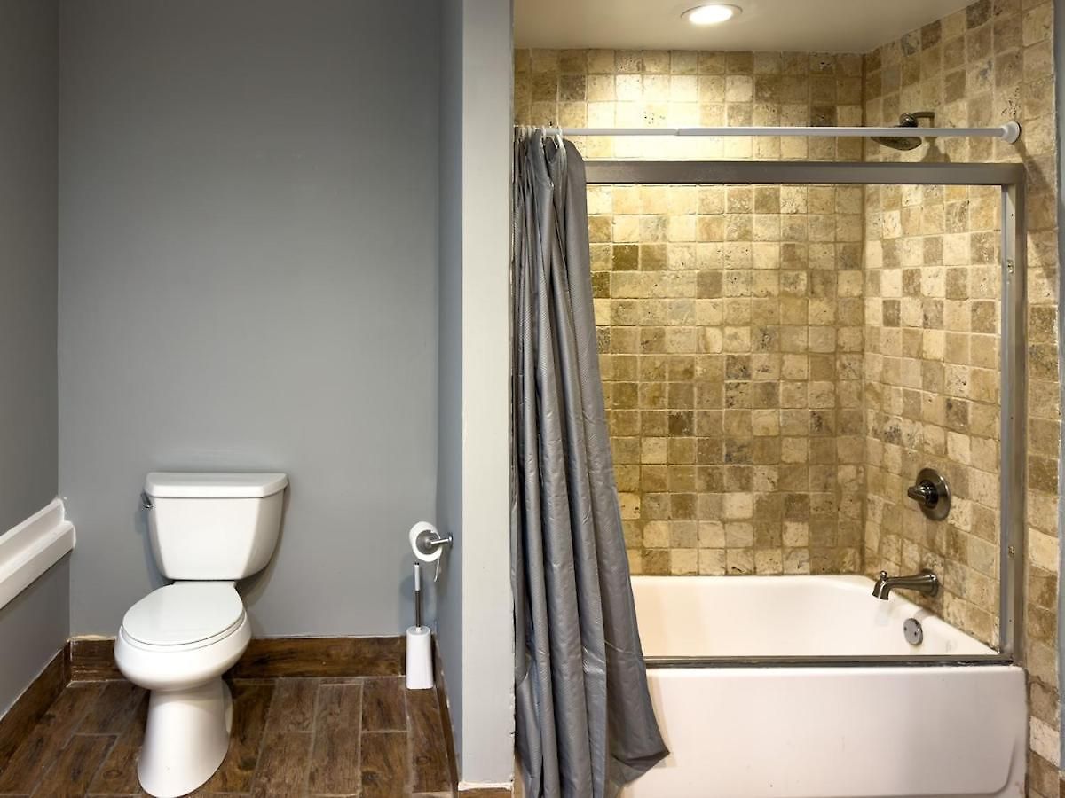 Spacious 5br Near Obama Center & Uchicago Apartment