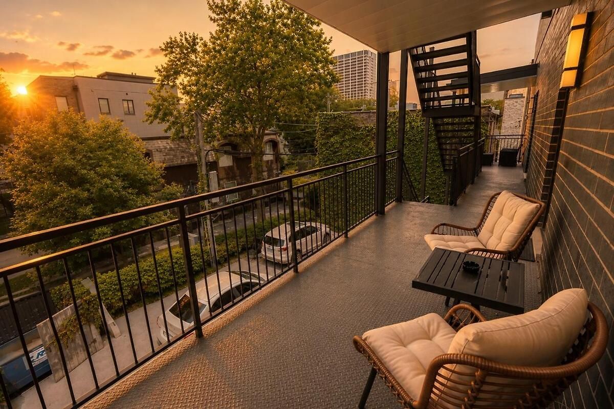 Chic Little Italy 4br With Optional Parking *