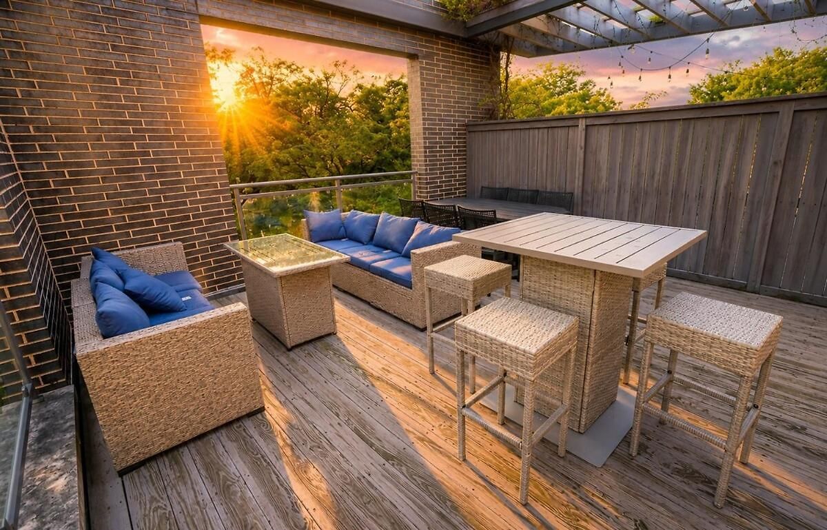 Little Italy 4br Retreat With Optional Parking *