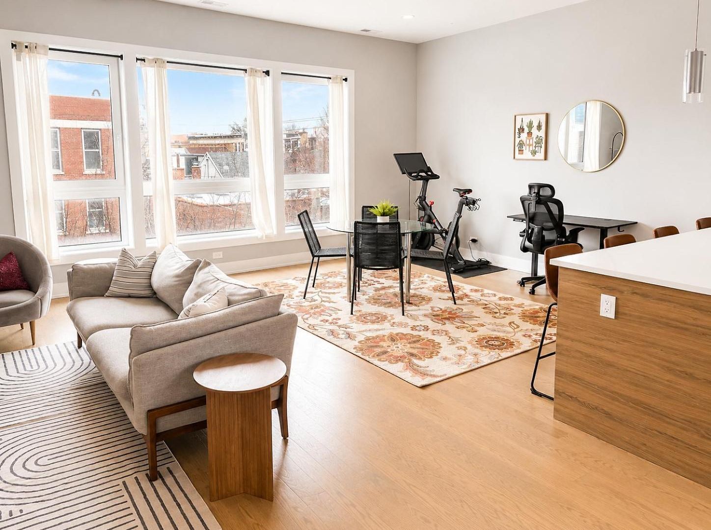 Apartment Rooftop Reverie Prime Location - Modern-sleeps 6