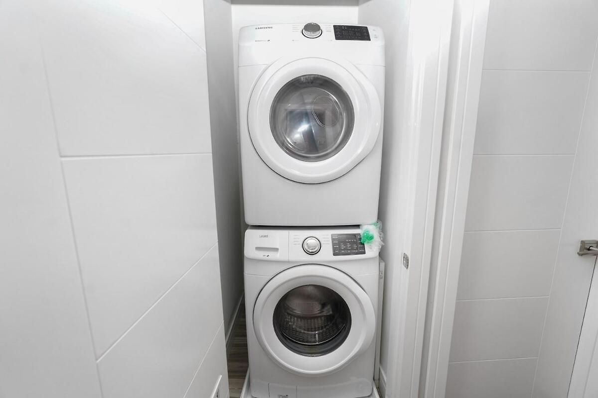 Apartment Chic Little Italy 4br With Optional Parking Chicago