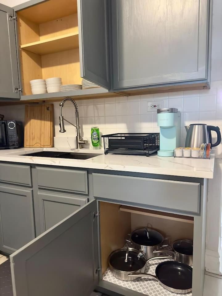 Apartment Spacious 4 Queen Beds Free Parking Chicago