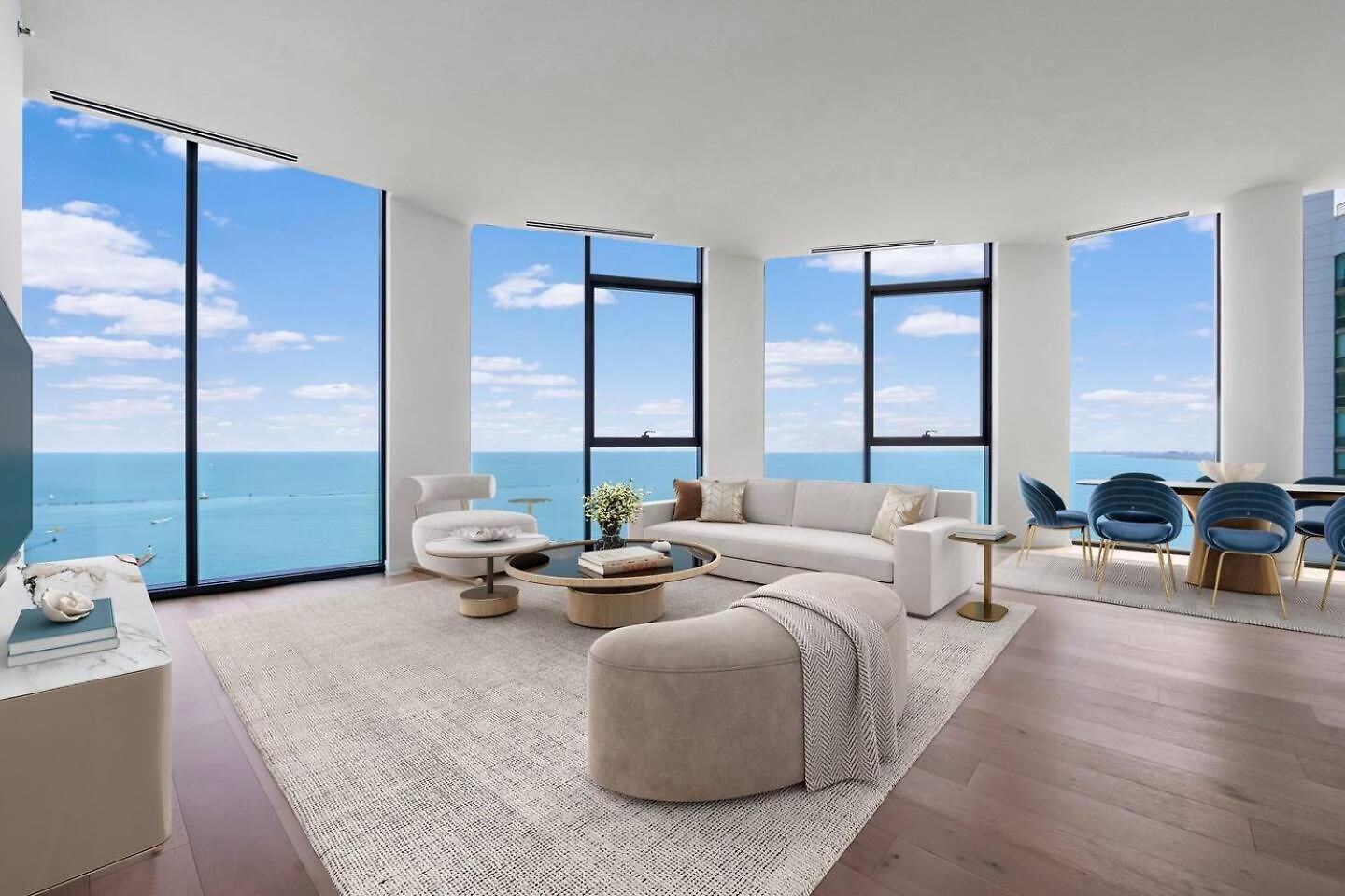 Extraordinary Spacious Apartment