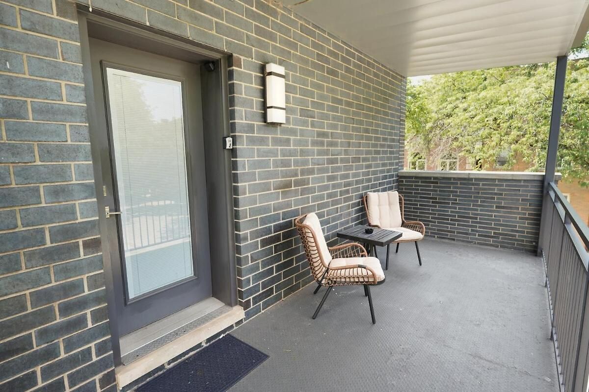 Chic Little Italy 4br With Optional Parking Apartment