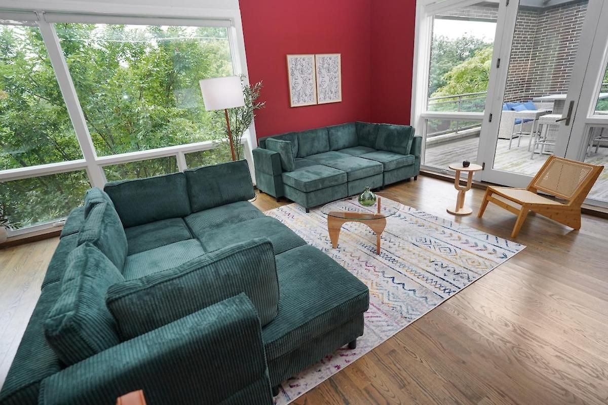 Little Italy 4br Retreat With Optional Parking * Chicago
