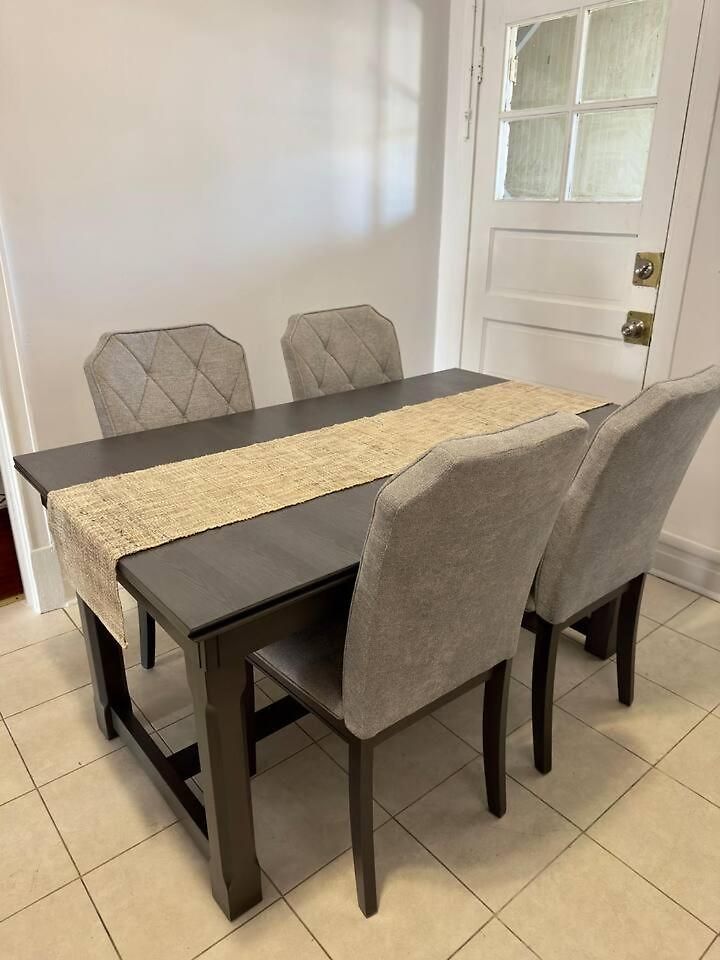 Spacious 4 Queen Beds Free Parking Chicago