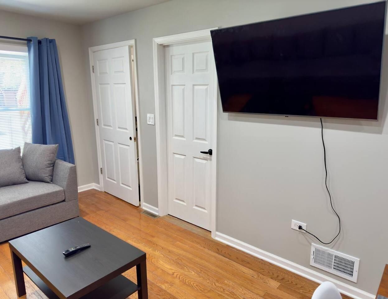 4br Downtown Retreat Free Street Parking Apartment
