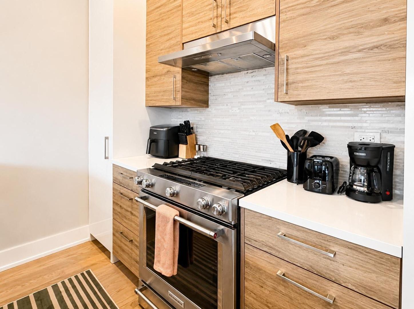 Rooftop Reverie Prime Location - Modern-sleeps 6 * Chicago