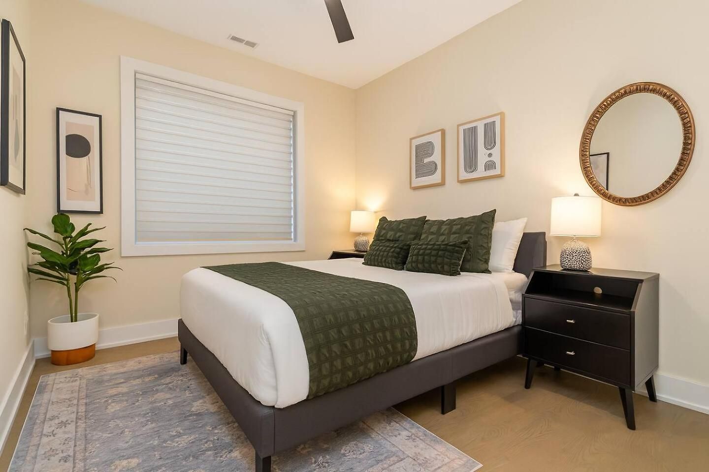 The Spot Eclectic • Modern • Sleeps 6 Chicago