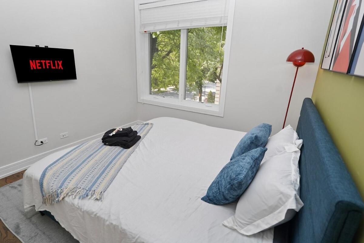 Chic Little Italy 4br With Optional Parking Apartment