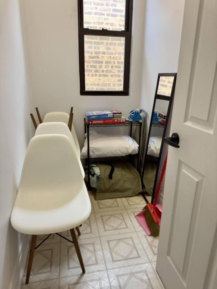 Spacious 4 Queen Beds Free Parking Chicago