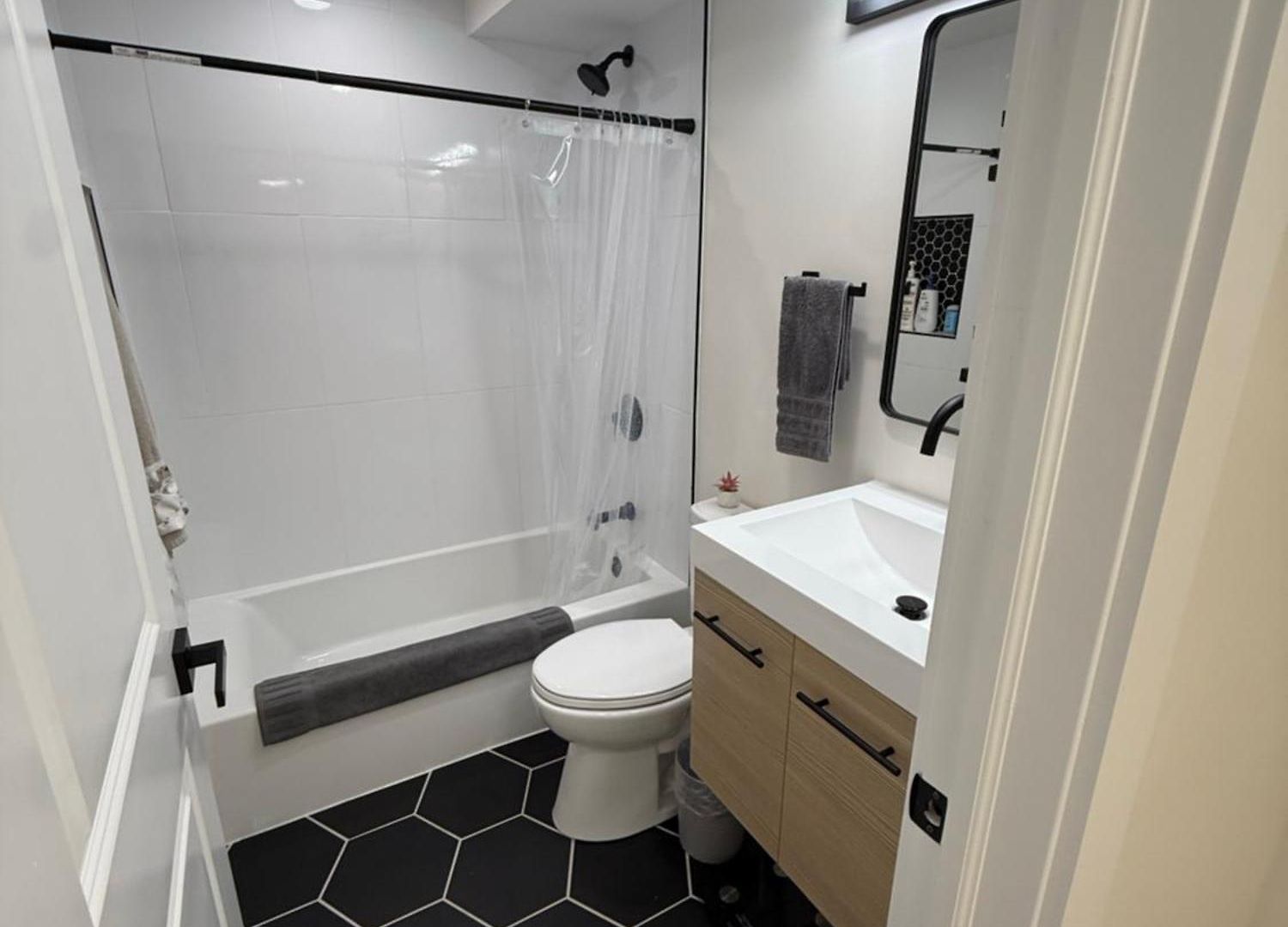 Bright Modern 2br, Close To Downtown *