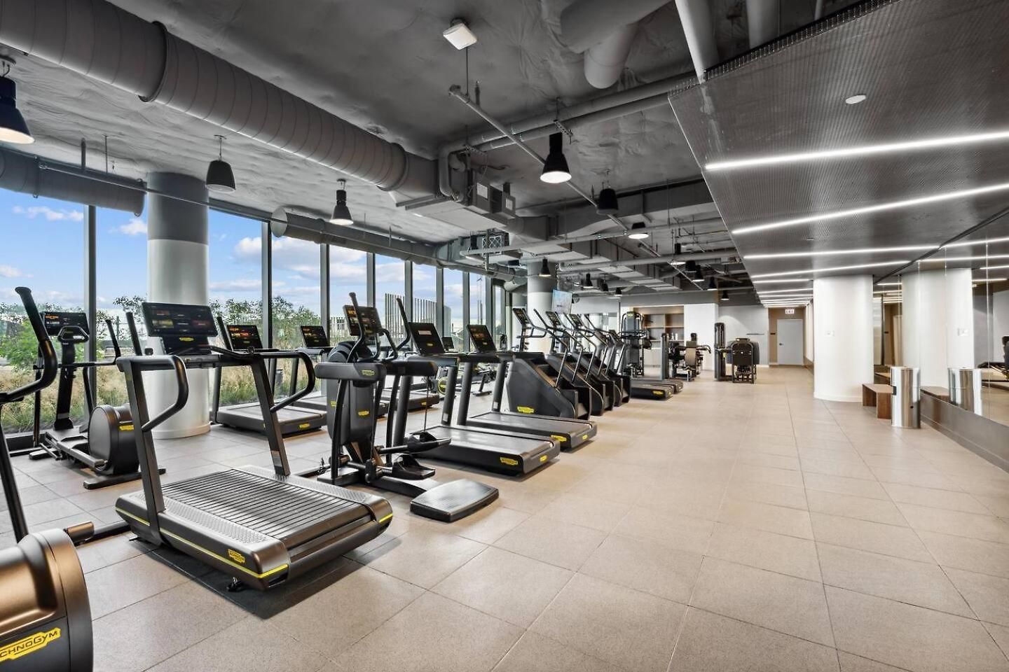 Extraordinary Spacious Chicago