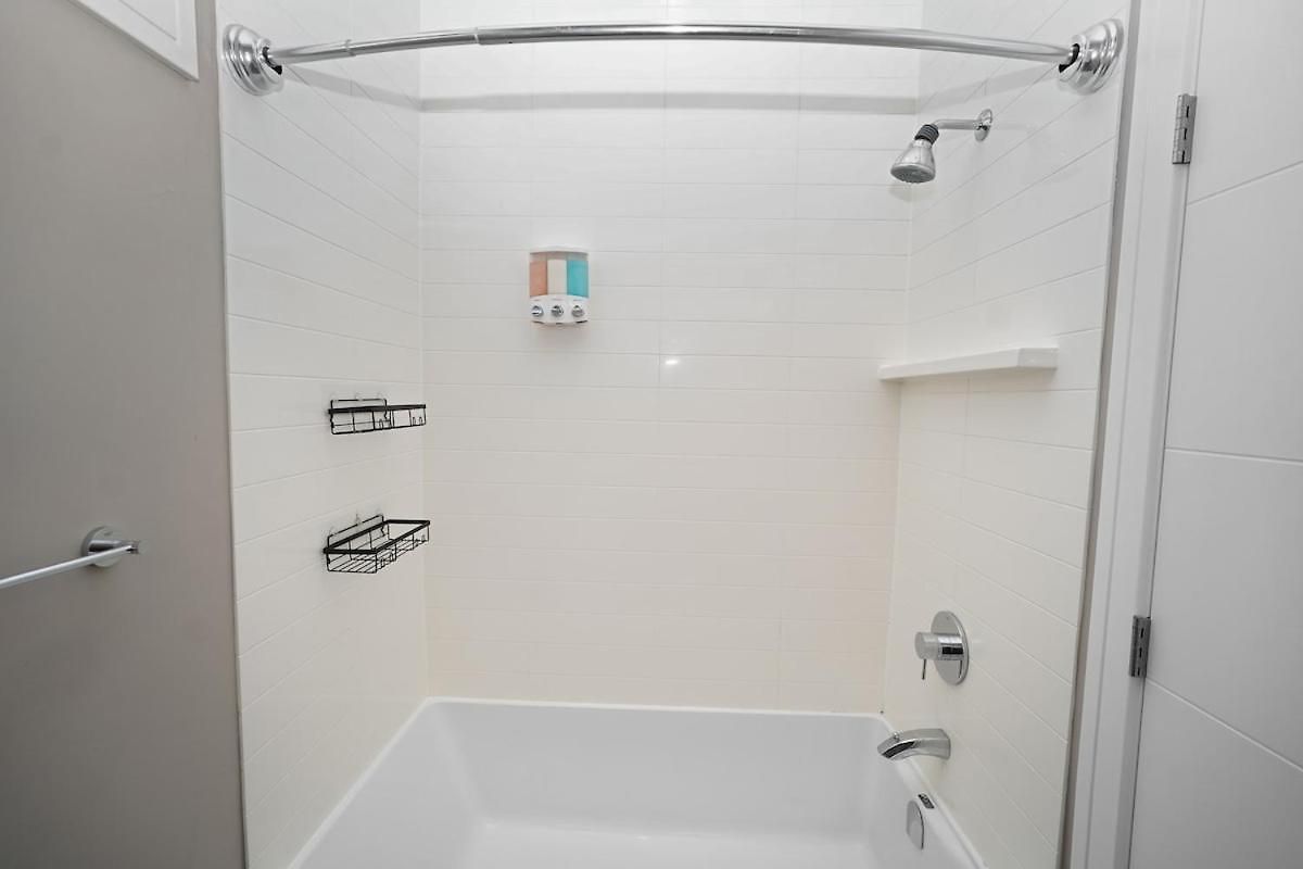 Little Italy 4br Retreat With Optional Parking Apartment *