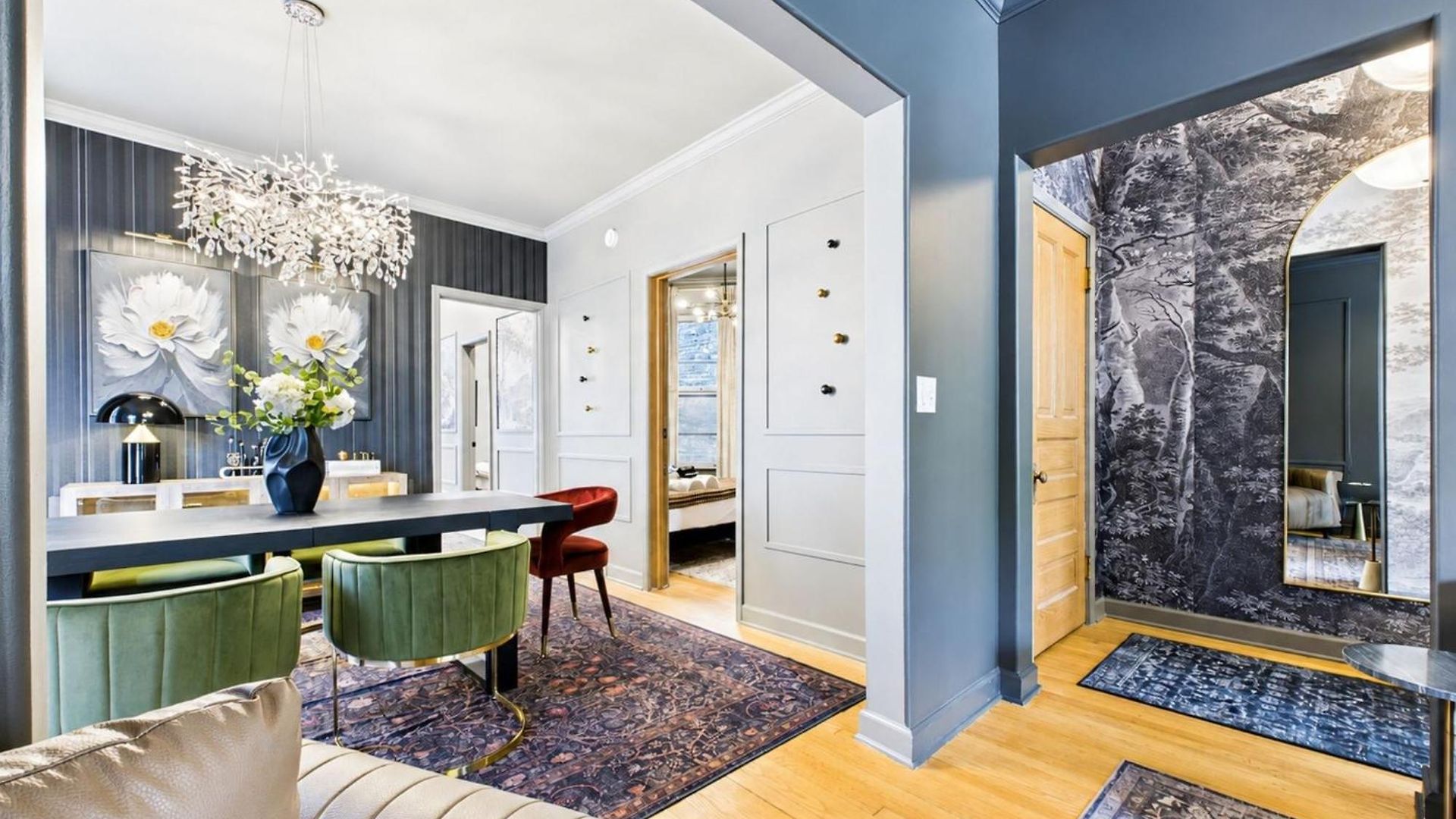 The Velvet Manor Luxe 3br Jacuzzi Garage Apartment