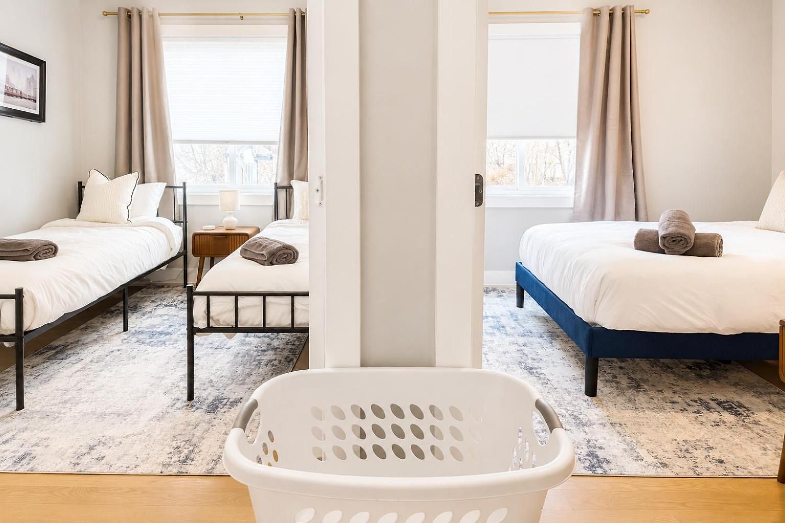Rooftop Reverie Prime Location - Modern-sleeps 6 Chicago