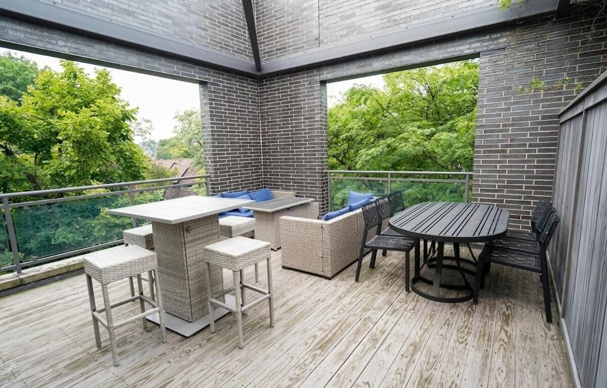 Little Italy 4br Retreat With Optional Parking *