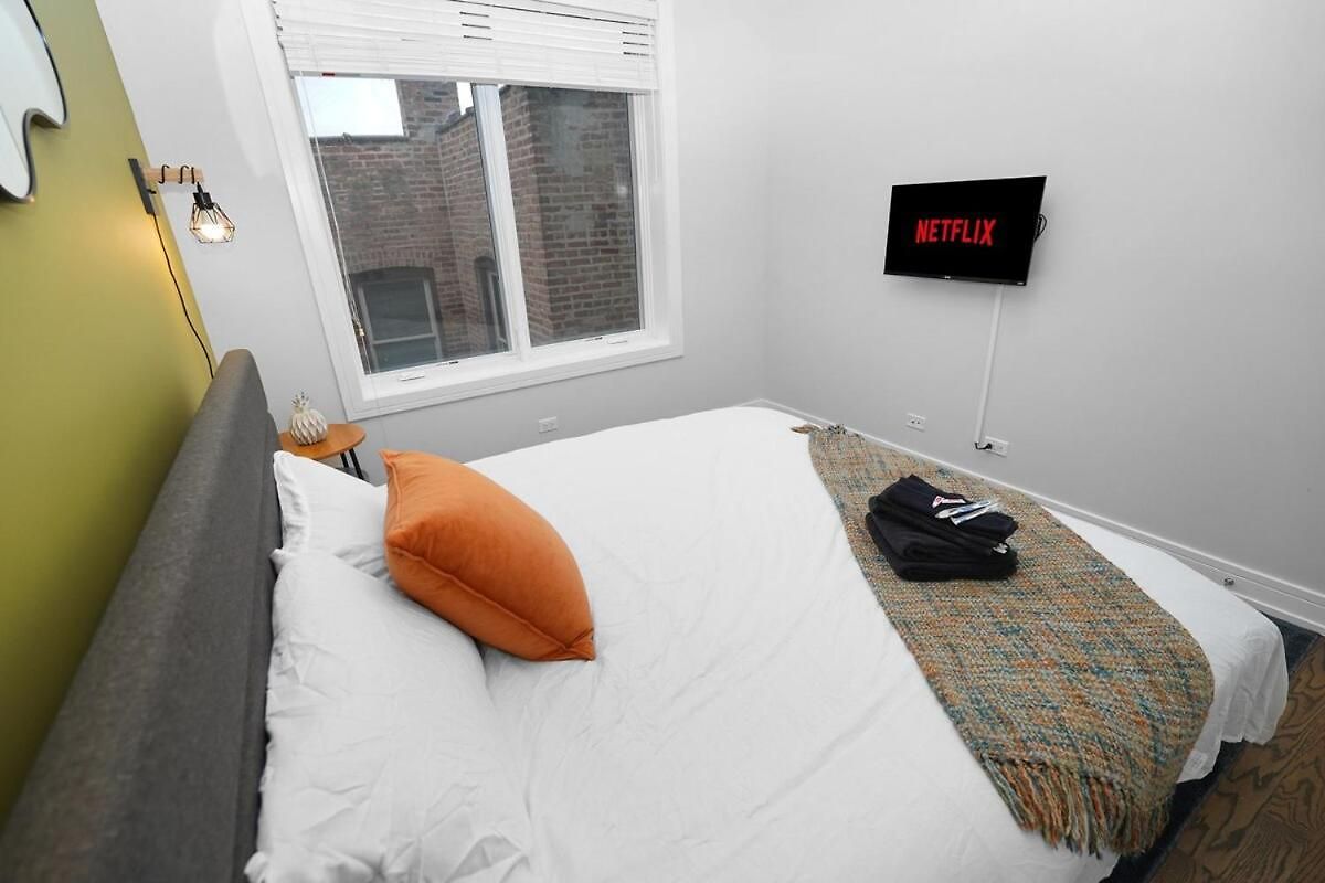 Apartment Little Italy 4br Retreat With Optional Parking