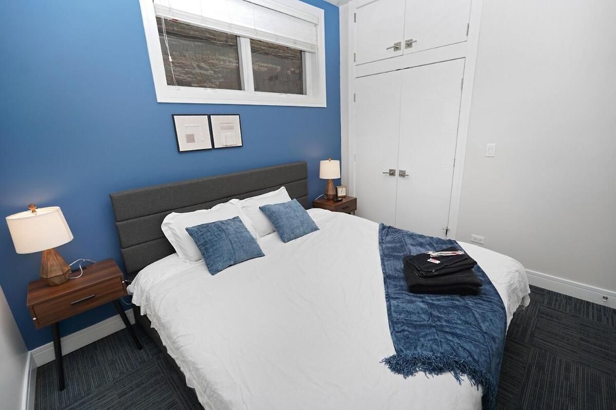 Apartment Little Italy 5br With Optional Parking *