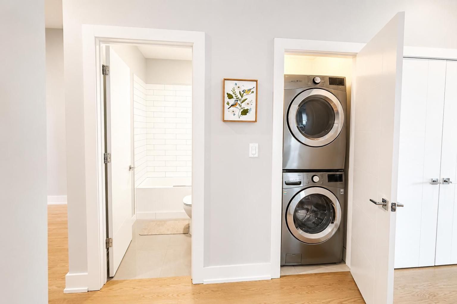 Apartment Rooftop Reverie Prime Location - Modern-sleeps 6 Chicago