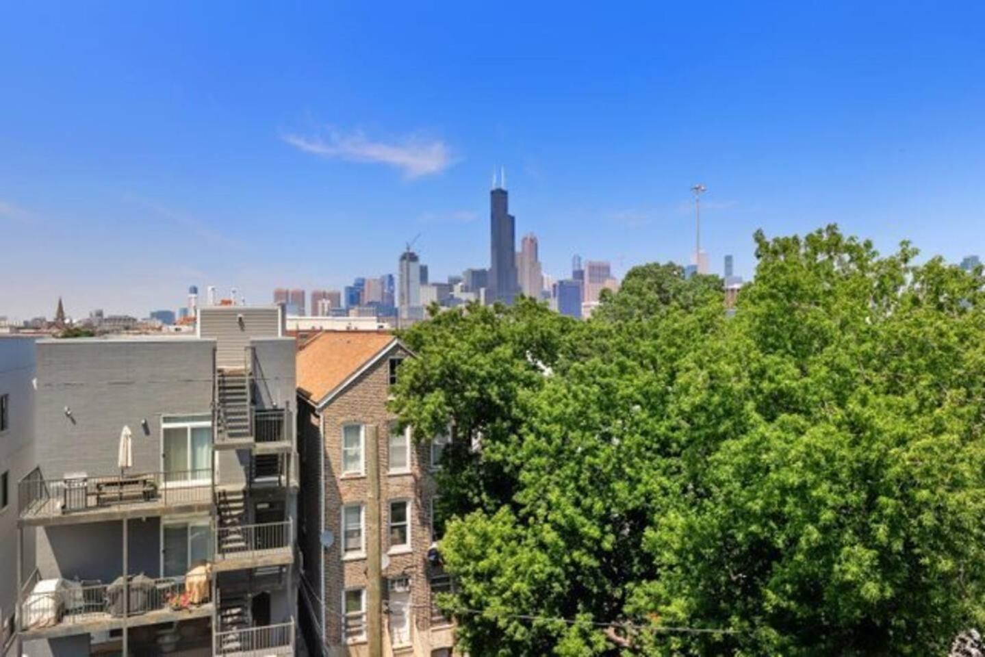 Apartment Rooftop Reverie Prime Location - Modern-sleeps 6