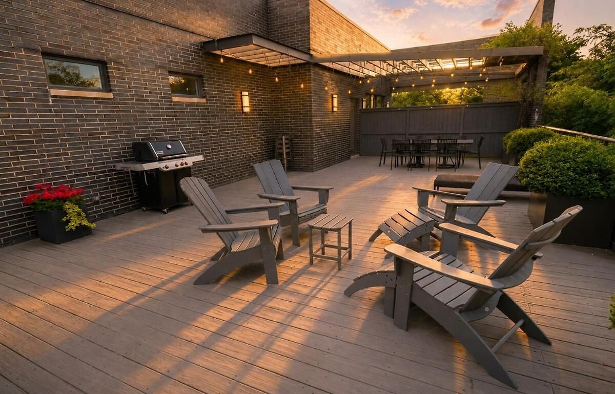 Apartment Little Italy 5br With Optional Parking Chicago