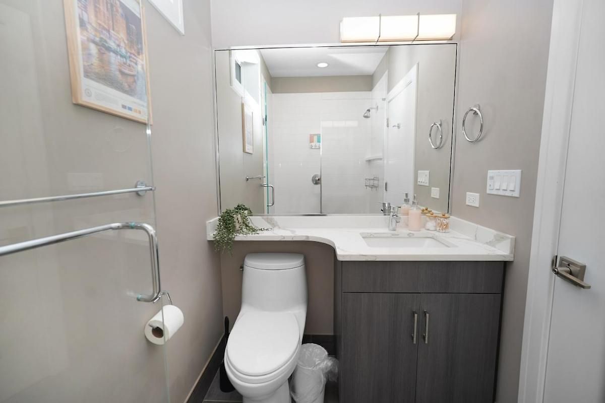 Little Italy 4br Retreat With Optional Parking *
