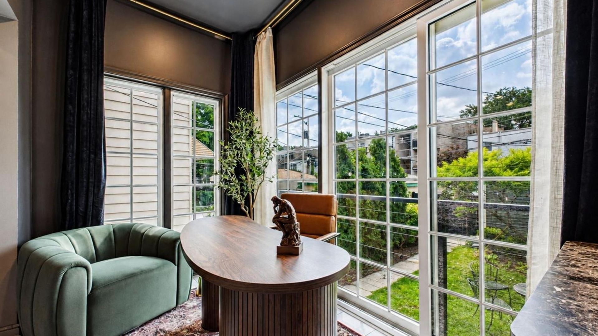 The Velvet Manor Luxe 3br Jacuzzi Garage Apartment Chicago