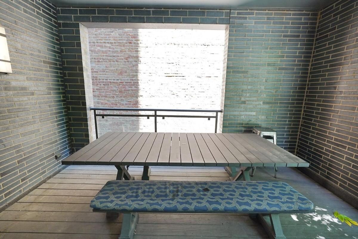 Apartment Little Italy 5br With Optional Parking *