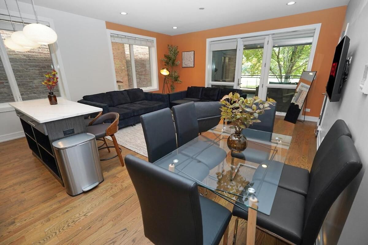 Little Italy 5br With Optional Parking Apartment *
