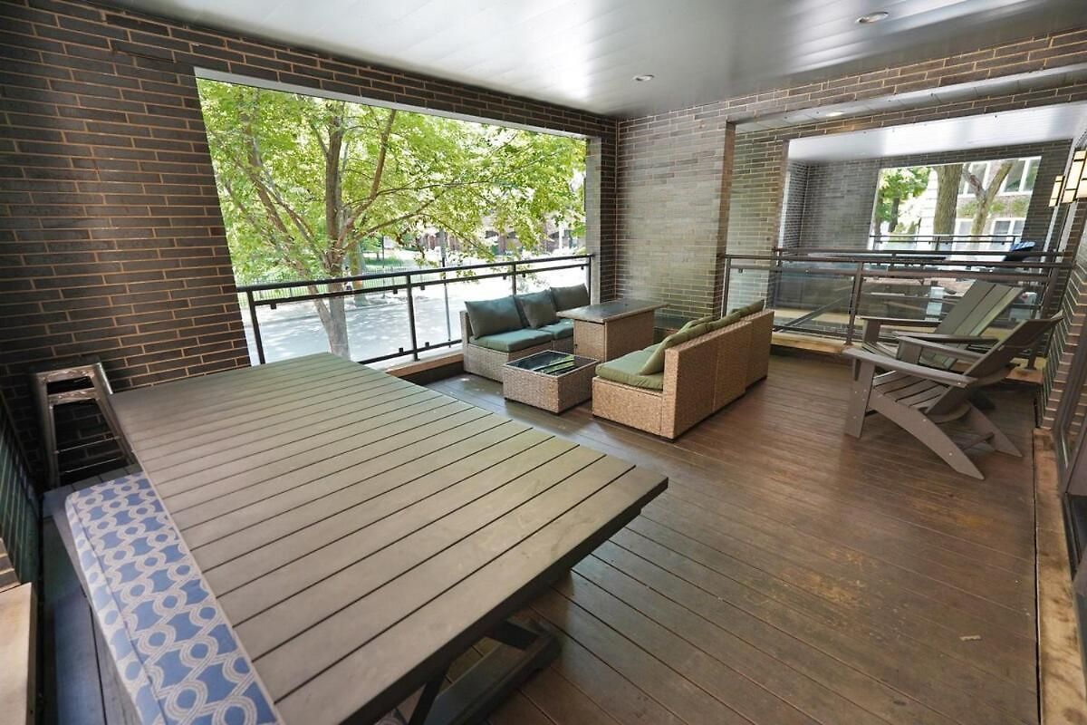 Apartment Little Italy 5br With Optional Parking